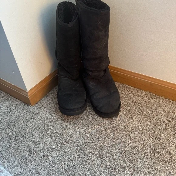 UGG Tall Black Suede Boots good condition some salt marks from snow - Picture 1 of 4